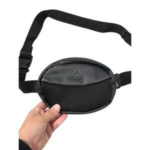 Reebok Black Fanny Pack Waist Belt Bag Hiking Outdoor Tourist Adjustable Strap